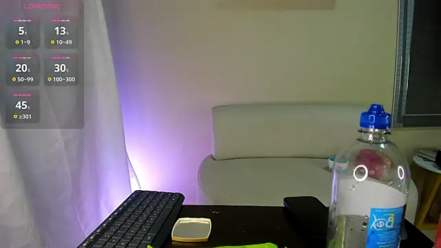 Snapshot of dahian_carter chatting on May 20, 9:15 am dahian carter online show from May 20, 9:15 am