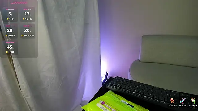 Snapshot of dahian_carter chatting on May 23, 9:24 am dahian carter online show from May 23, 9:24 am