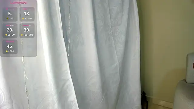 Snapshot of dahian_carter chatting on May 27, 9:06 am dahian carter online show from May 27, 9:06 am