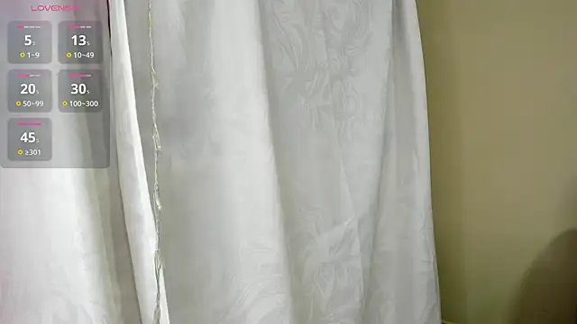 Snapshot of dahian_carter chatting on June 17, 9:34 am dahian carter online show from June 17, 9:34 am