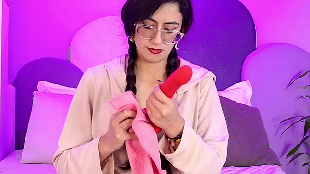 SophieGomez22 online show from April 29, 5:41 pm