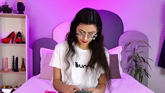 Snapshot of SophieGomez22 chatting on May 20, 11:16 am SophieGomez22 online show from May 20, 11:16 am