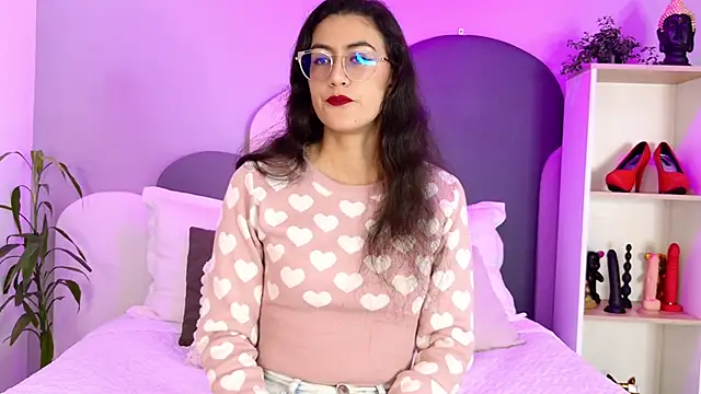 Snapshot of SophieGomez22 chatting on May 22, 11:27 am SophieGomez22 online show from May 22, 11:27 am
