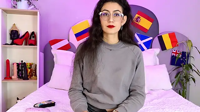 Snapshot of SophieGomez22 chatting on July 17, 11:28 am SophieGomez22 online show from July 17, 11:28 am