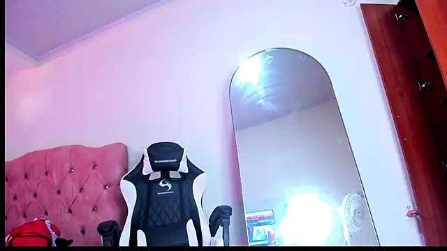 Snapshot of kathy-steven chatting on January 9, 8:32 pm kathy-steven online show from January 9, 8:32 pm