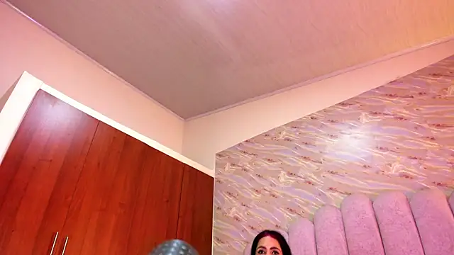 Snapshot of kathy-steven chatting on February 18, 1:45 am kathy-steven online show from February 18, 1:45 am