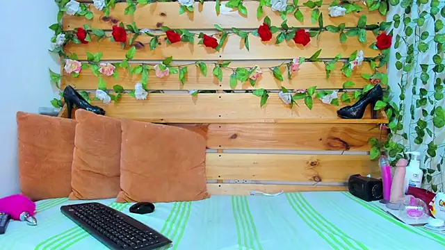 daniela casallas  online show from March 11, 5:35 pm