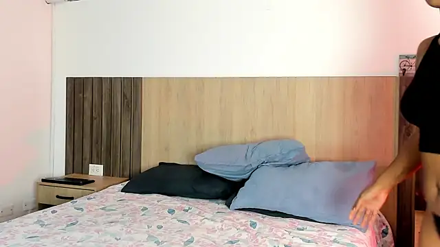 rebeca cortez  online show from November 10, 7:57 pm