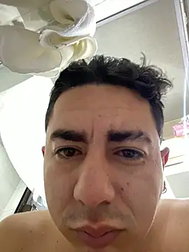 Snapshot of DanielGomez9 chatting on February 20, 12:47 pm DanielGomez9 online show from February 20, 12:47 pm