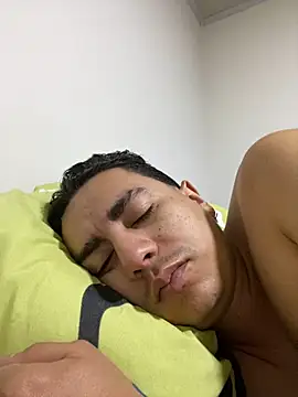 Snapshot of DanielGomez9 chatting on February 23, 3:45 am DanielGomez9 online show from February 23, 3:45 am