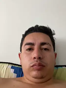 Snapshot of DanielGomez9 chatting on March 2, 3:37 pm DanielGomez9 online show from March 2, 3:37 pm