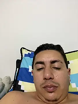 Snapshot of DanielGomez9 chatting on March 14, 5:05 am DanielGomez9 online show from March 14, 5:05 am