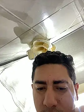 Snapshot of DanielGomez9 chatting on March 17, 1:14 am DanielGomez9 online show from March 17, 1:14 am