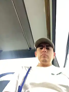 Snapshot of DanielGomez9 chatting on March 19, 9:05 pm DanielGomez9 online show from March 19, 9:05 pm