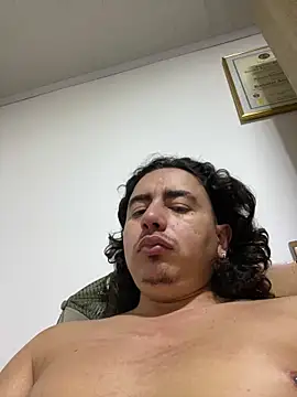 DanielGomez9 online show from March 8, 11:19 pm