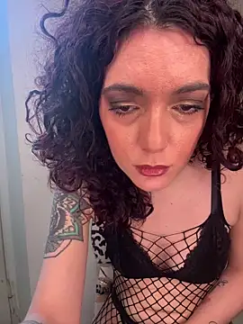 Snapshot of Strawberry_queen91 chatting on February 19, 2:02 pm Strawberry queen91 online show from February 19, 2:02 pm