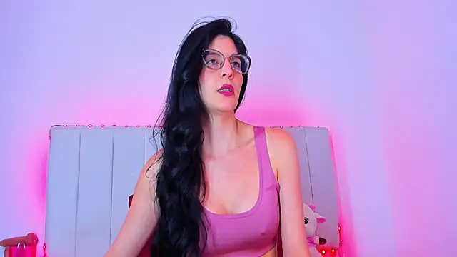 Snapshot of caro_lyne_ chatting on May 28, 6:16 pm caro lyne online show from May 28, 6:16 pm