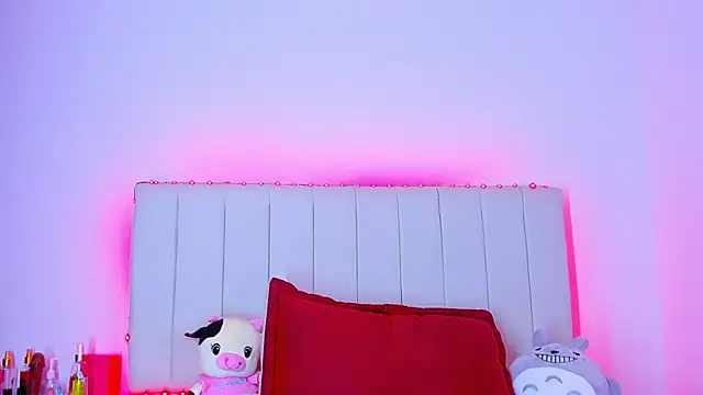 Snapshot of caro_lyne_ chatting on June 5, 5:29 pm caro lyne online show from June 5, 5:29 pm