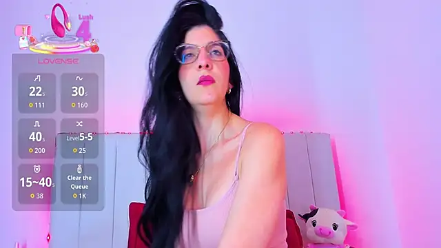 Snapshot of caro_lyne_ chatting on June 7, 3:49 pm caro lyne online show from June 7, 3:49 pm