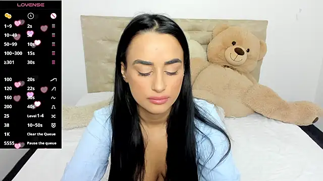 DarcieJane online show from December 14, 7:25 pm