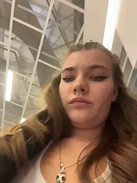 Snapshot of Holy_Tereza chatting on April 10, 5:39 pm Holy Tereza online show from April 10, 5:39 pm