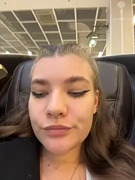 Snapshot of Holy_Tereza chatting on April 15, 3:52 pm Holy Tereza online show from April 15, 3:52 pm