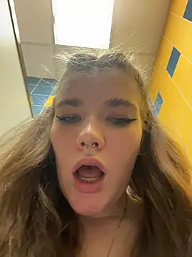 Snapshot of Holy_Tereza chatting on April 15, 7:58 pm Holy Tereza online show from April 15, 7:58 pm