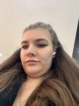 Snapshot of Holy_Tereza chatting on April 28, 3:39 pm Holy Tereza online show from April 28, 3:39 pm