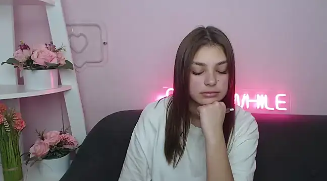 Snapshot of MilanaAngelAs chatting on January 12, 10:45 am MilanaAngelAs online show from January 12, 10:45 am