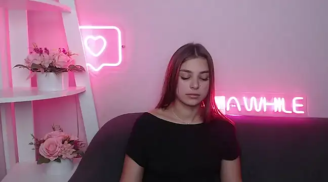 Snapshot of MilanaAngelAs chatting on February 23, 11:44 am MilanaAngelAs online show from February 23, 11:44 am