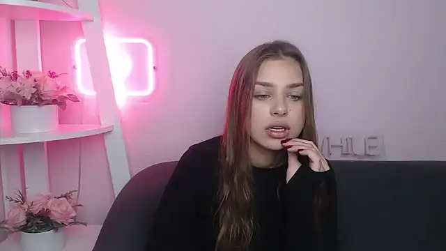 MilanaAngelAs online show from October 18, 4:37 am