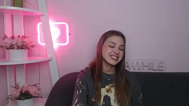 Snapshot of MilanaAngelAs chatting on November 3, 8:43 pm MilanaAngelAs online show from November 3, 8:43 pm