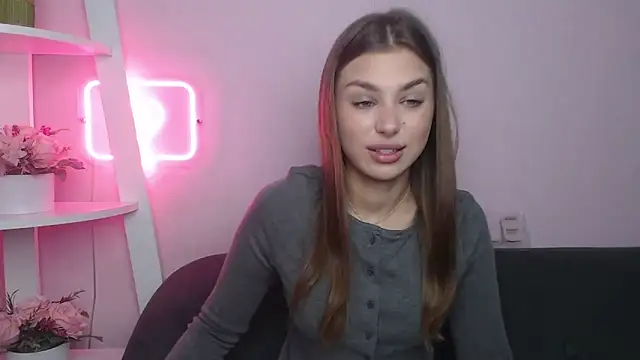 Snapshot of MilanaAngelAs chatting on November 14, 5:39 am MilanaAngelAs online show from November 14, 5:39 am