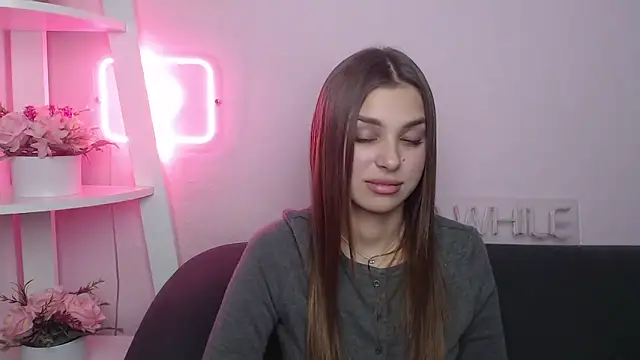 Snapshot of MilanaAngelAs chatting on December 15, 8:57 pm MilanaAngelAs online show from December 15, 8:57 pm