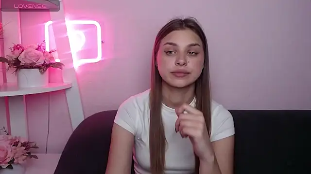 Snapshot of MilanaAngelAs chatting on May 26, 7:43 pm MilanaAngelAs online show from May 26, 7:43 pm