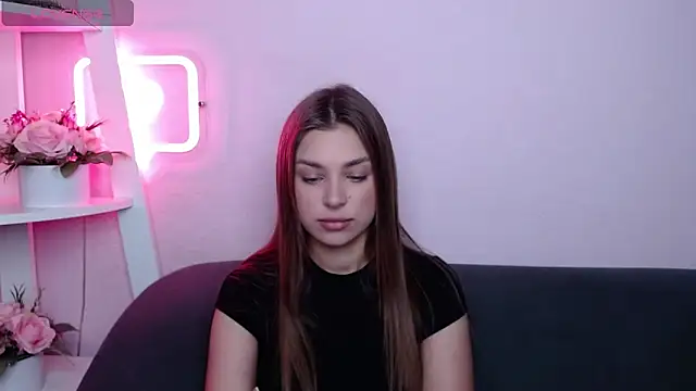 Snapshot of MilanaAngelAs chatting on June 14, 4:47 am MilanaAngelAs online show from June 14, 4:47 am