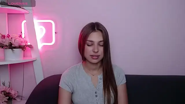 Snapshot of MilanaAngelAs chatting on June 27, 4:50 am MilanaAngelAs online show from June 27, 4:50 am