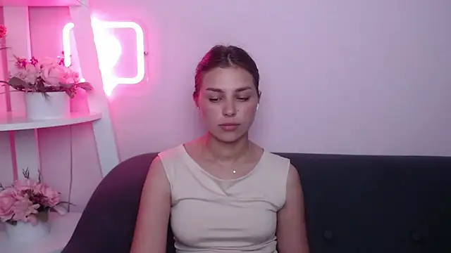 Snapshot of MilanaAngelAs chatting on June 29, 10:15 am MilanaAngelAs online show from June 29, 10:15 am