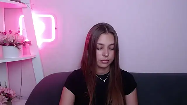 Snapshot of MilanaAngelAs chatting on July 20, 10:39 am MilanaAngelAs online show from July 20, 10:39 am