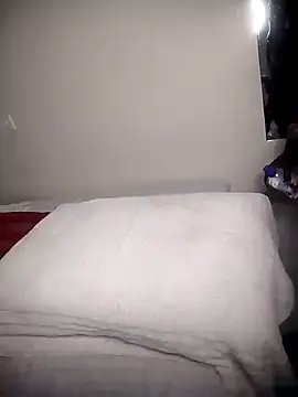 KikiLovesD online show from February 4, 4:18 pm