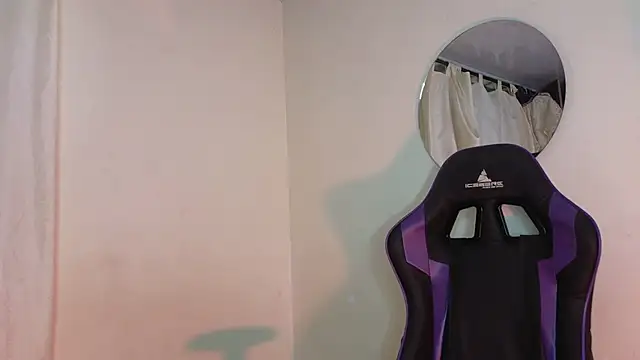 Snapshot of ViolettaSummer chatting on February 1, 3:19 am ViolettaSummer online show from February 1, 3:19 am