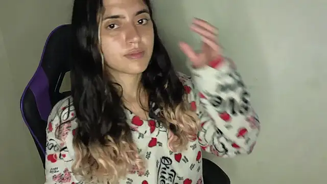 Snapshot of ViolettaSummer chatting on February 9, 2:28 am ViolettaSummer online show from February 9, 2:28 am