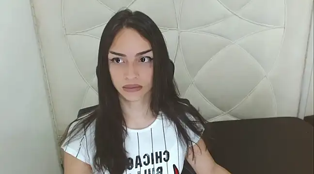 Snapshot of Dollbehavior_ chatting on December 22, 8:05 am Dollbehavior online show from December 22, 8:05 am