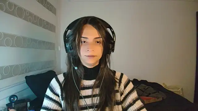 Snapshot of Dollbehavior_ chatting on October 19, 8:26 am Dollbehavior online show from October 19, 8:26 am