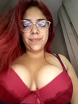 Snapshot of Rousse_Collinss chatting on December 20, 11:47 pm Rousse Collinss online show from December 20, 11:47 pm