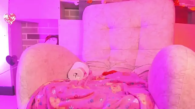 Snapshot of Rousse_Collinss chatting on February 14, 5:41 am Rousse Collinss online show from February 14, 5:41 am