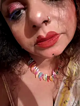 Maaya66 online show from December 14, 6:20 pm