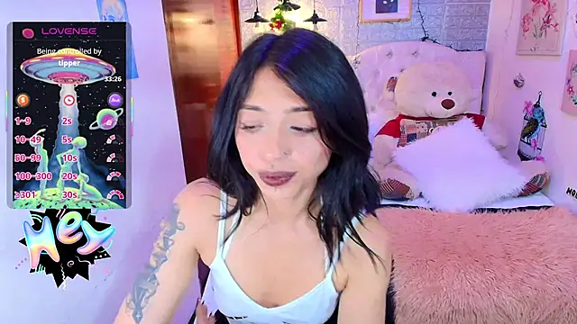 Snapshot of REDHOTTER_ chatting on February 10, 8:00 pm REDHOTTER online show from February 10, 8:00 pm