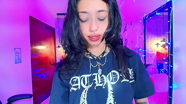 Snapshot of REDHOTTER_ chatting on February 13, 2:12 am REDHOTTER online show from February 13, 2:12 am