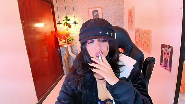 Snapshot of REDHOTTER_ chatting on February 17, 8:04 pm REDHOTTER online show from February 17, 8:04 pm